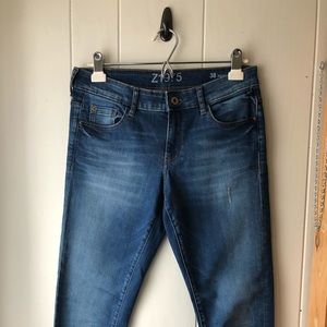*Z1975 Skinny Medium Wash Women’s size 6 Jeans